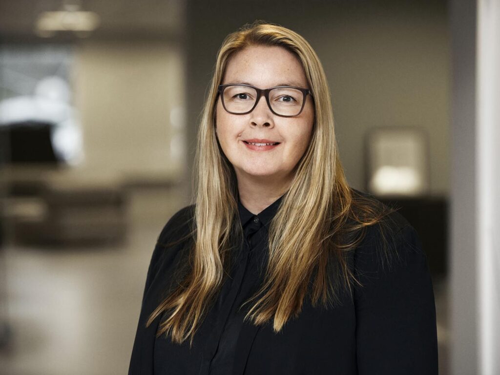 Repræsentantskabet, Line Fossing Riel, ledelsen